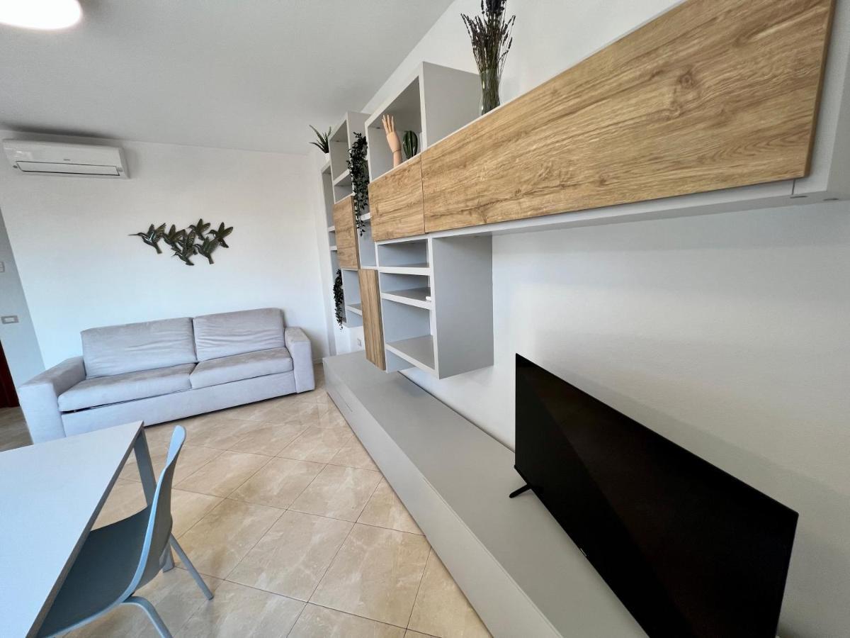 Ferienwohnung Beija Flor-Trilocale Piazza Garibaldi N18 Desenzano del Garda Exterior foto